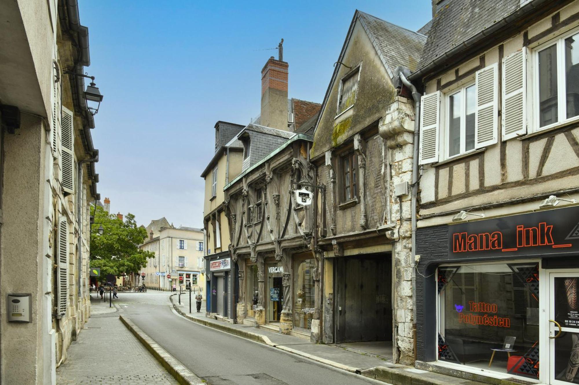 La Dame Blanche - Appartement Hypercentre Historique Bourges Exterior foto
